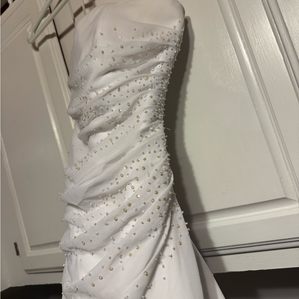 David's Bridal White ruched Strapless Beaded Wedding Dress size 10 - Picture 3 of 11